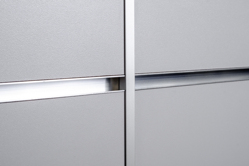 Vertikaler Aluminiumverbinder für Spacewall-Paneele