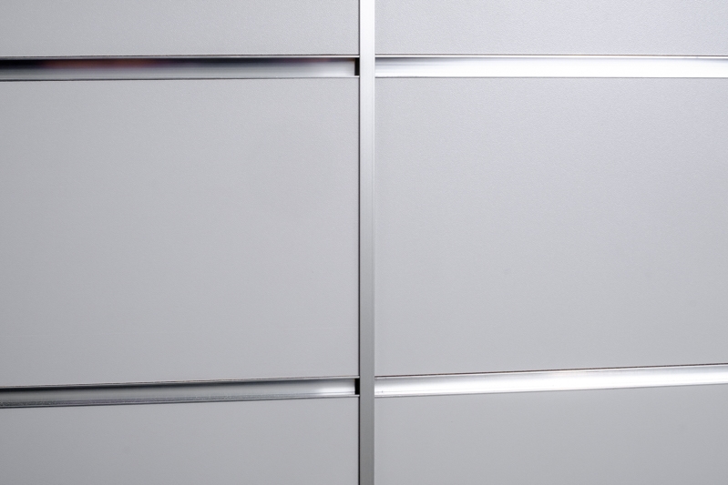 Vertikaler Aluminiumverbinder für Spacewall-Paneele